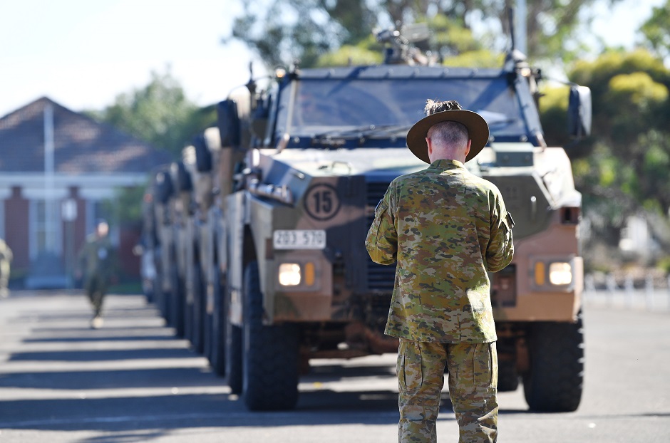  A convoy of Army vehicles, transporting up to 100 Army Reservists and self-sustainment supplies to Kangaroo Island to help with bushfire relief, are seen at Keswick Barracks in Adelaide, Australia, January 6, 2020. PHOTO: REUTERS