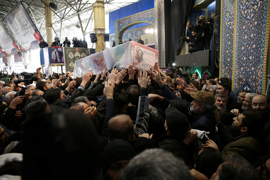 Iranian people attend a funeral for Iranian Major-General Qassem Soleimani, head of the elite Quds Force, and Iraqi militia commander Abu Mahdi al-Muhandis, who were killed in an air strike at Baghdad airport, in Tehran, Iran January 6, 2020.PHOTO: REUTERS