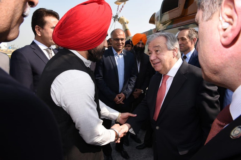 United Nations Secretary-General Antonio Guterres being welocmed by Sikh officials at the Gurdwara Darbar Sahib.PHOTO: EXPRESS.